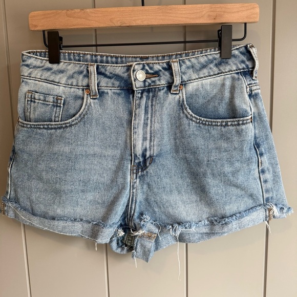 PacSun Pants - PacSun Mom Denim Jean short size 26 Cuffed Cutoff 2” inseam